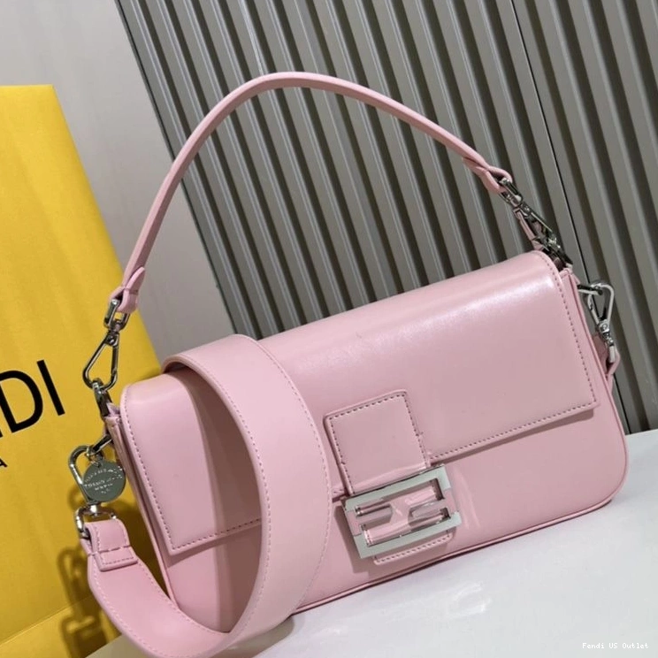 Vintage HOT In Baguette Bag Medium Pink Leather Fendi Tiffany Smooth 0809